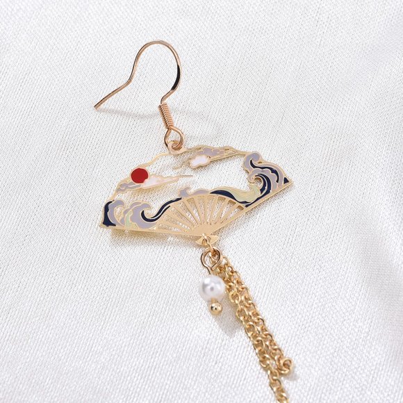 Fan Pearl Tassel Dangle Earrings - Picture 4 of 6